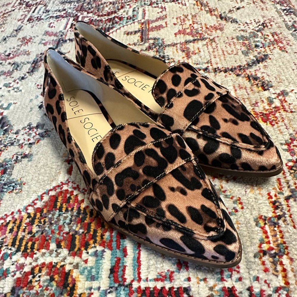 Flats/shoes